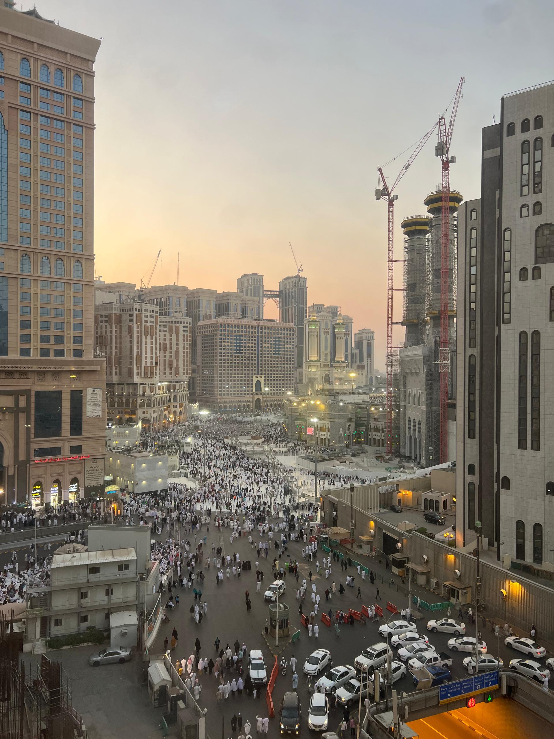 Umrah Premium slide 3