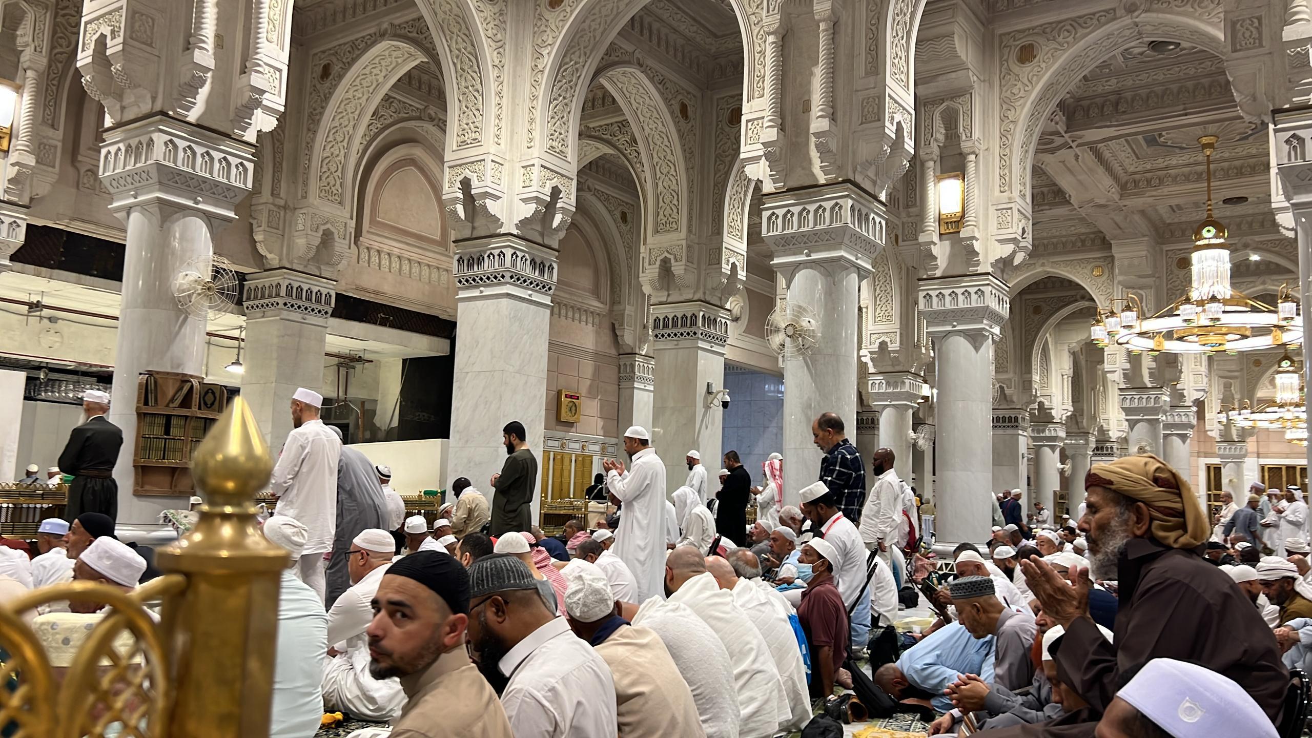 Umrah Premium slide 5